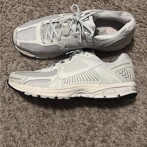 Nike vomero 5